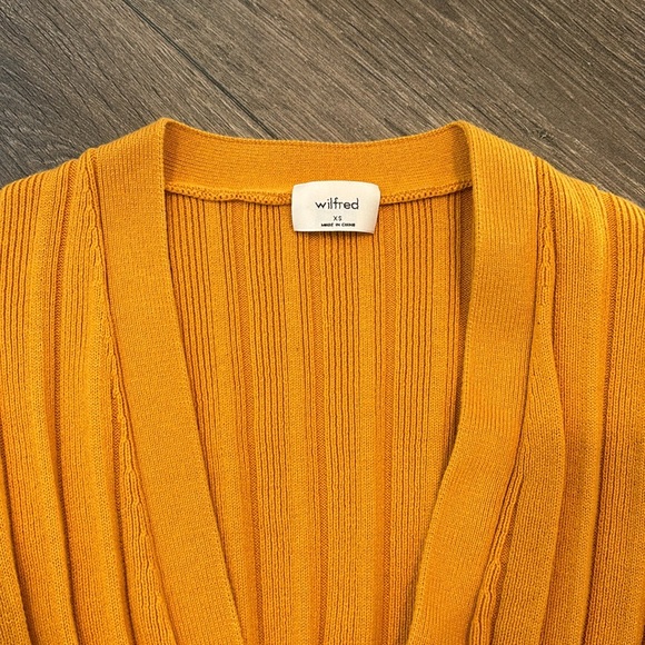 Aritzia Wilfred Plunge Front Cardigan - Picture 3 of 7